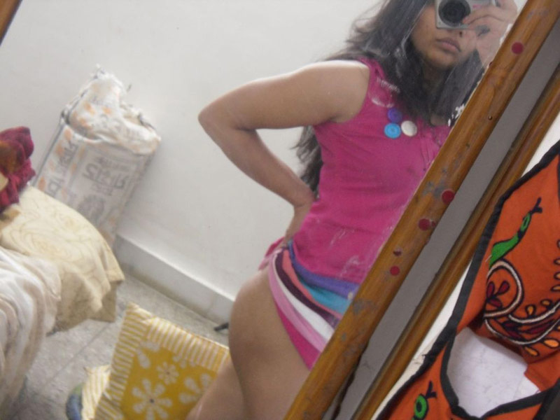 Hot Indian Girl Leela Pussy Selfies