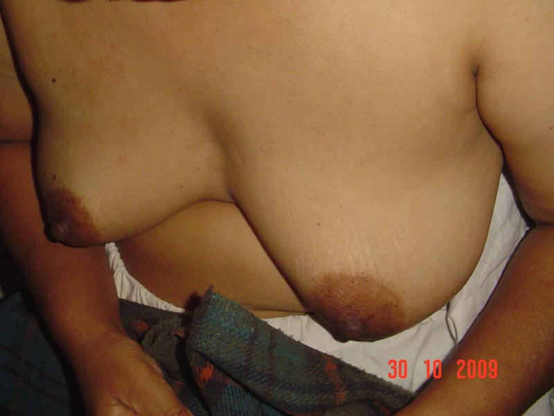 Indian Bhabhi Nayantara Naked Bathroom Pics