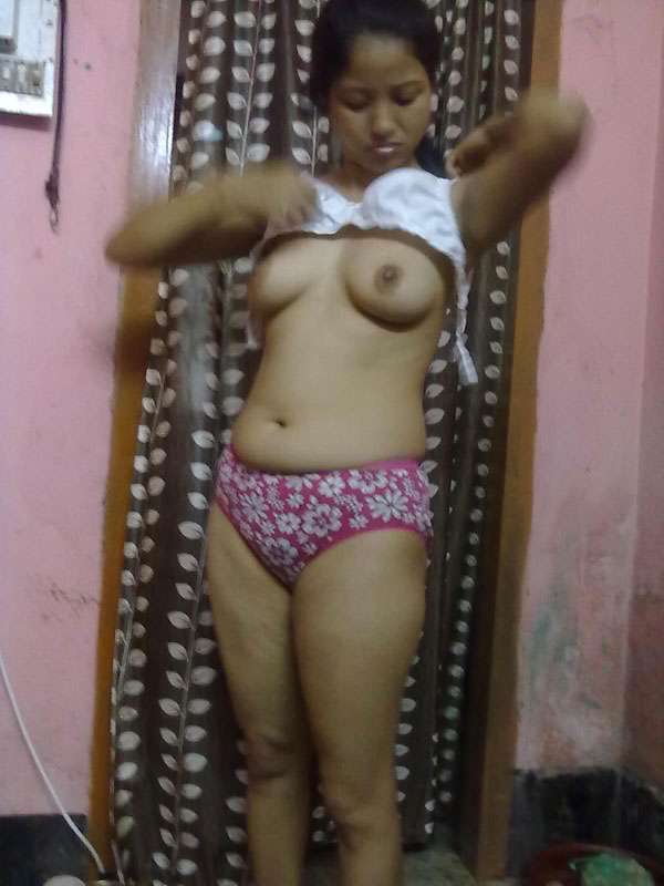 Indian Assami Girl Showing Her Naked Body