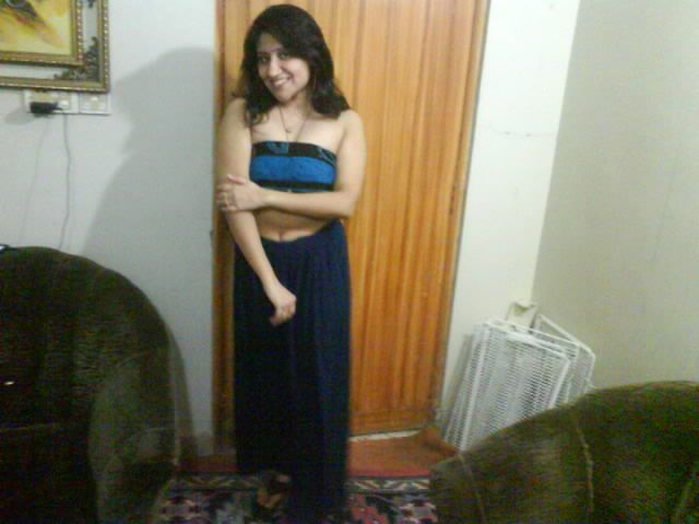 Indian Bhabhi Sona Saree Stripping Naked