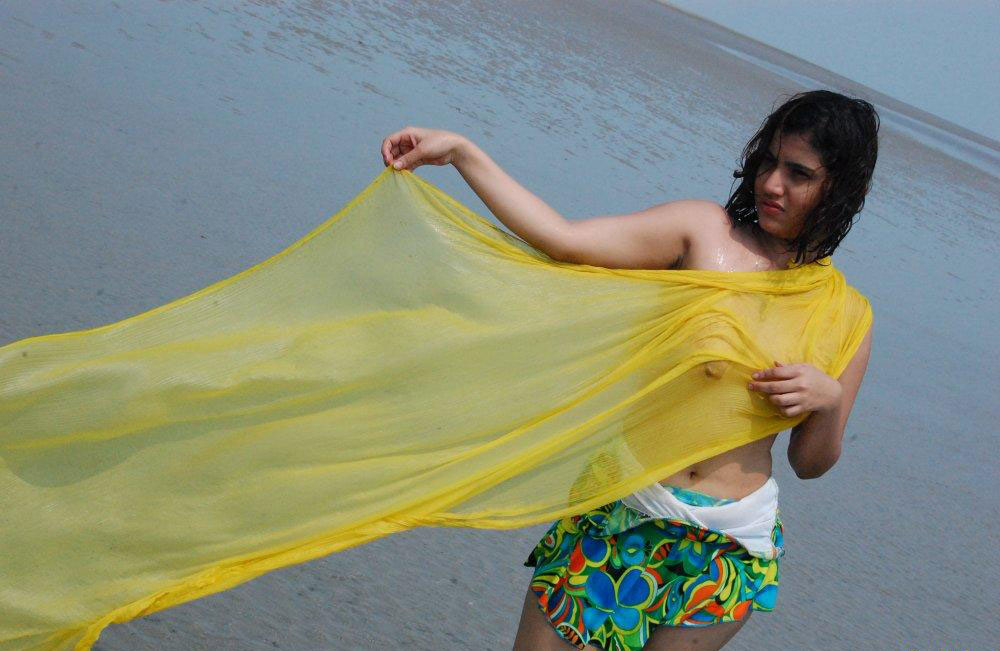 Indian Girl Saira Nude Enjoying On Beach