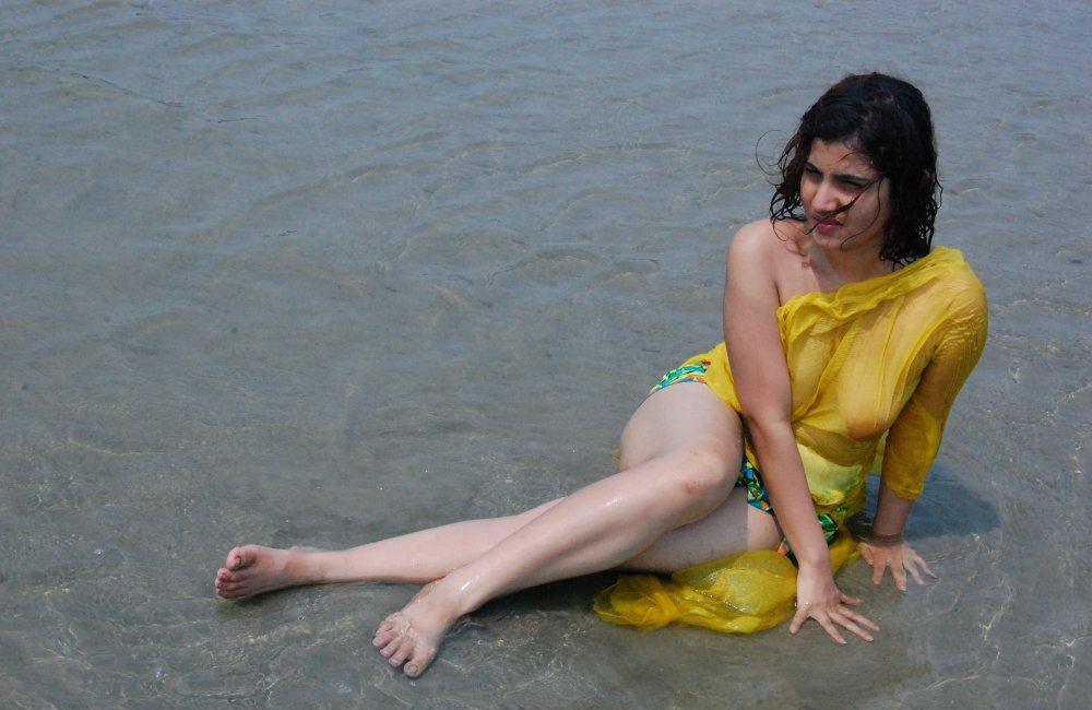Indian Girl Saira Nude Enjoying On Beach