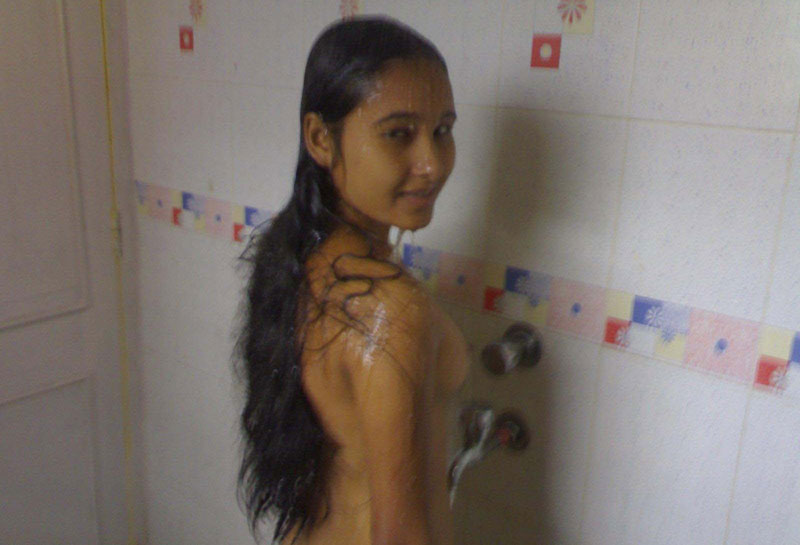 Indian Hot Girl Shower Bath Pics