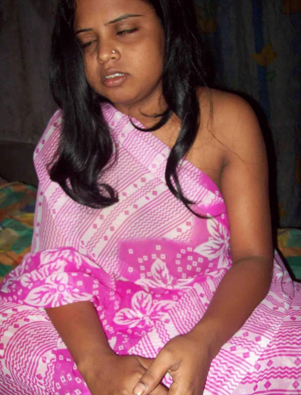 Indian Village Aunty Showing Her Breast