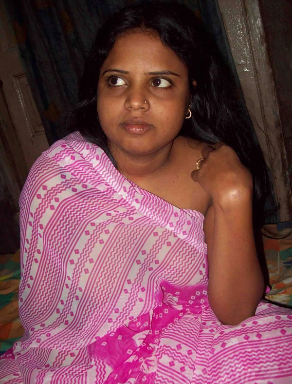 Indian Village Aunty Showing Her Breast