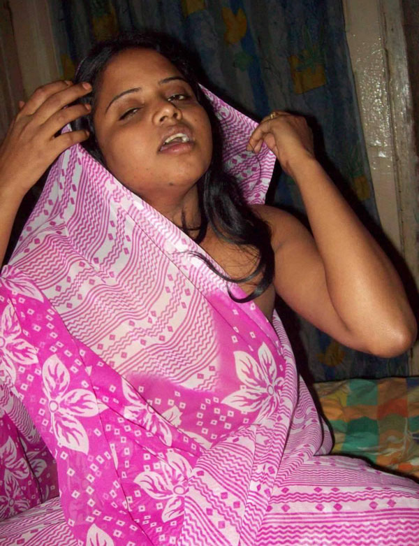 Indian Village Aunty Showing Her Breast