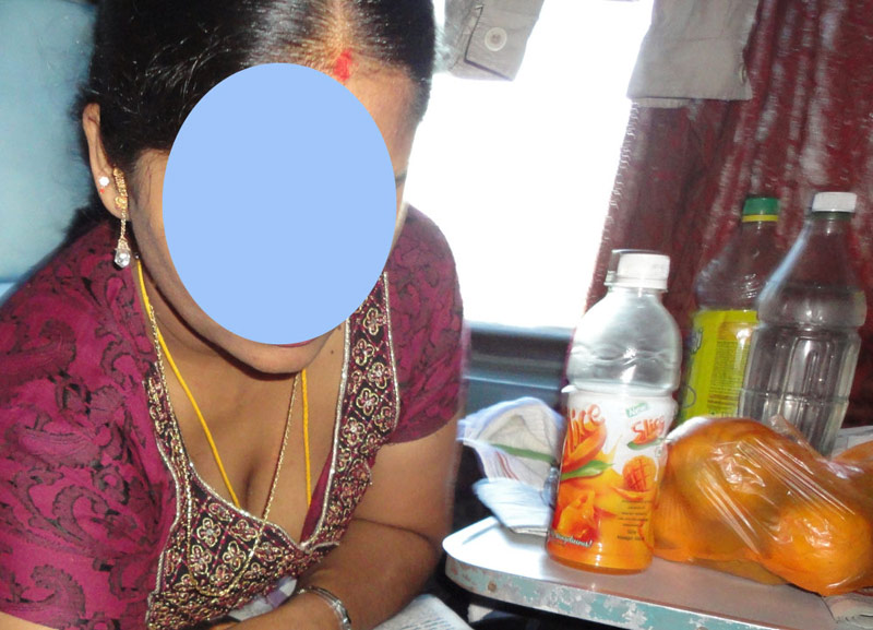 Hot Indian Village Bhabhi Showing Her Boobs