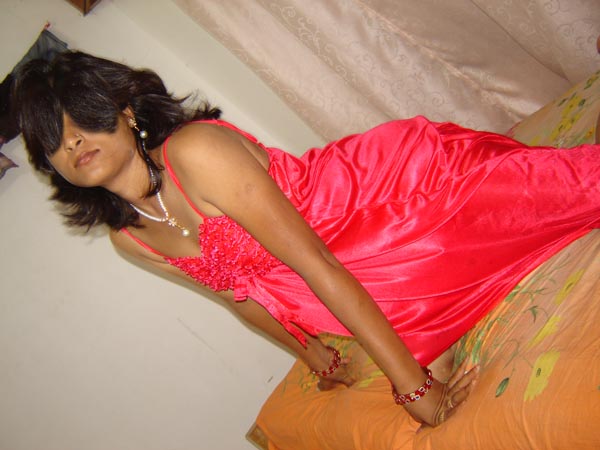Indian Babe Guddia Sexy Red Nighty Nude