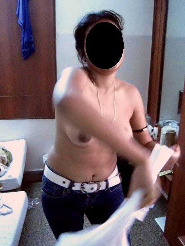 Amateur Indian Wife Changing Pics