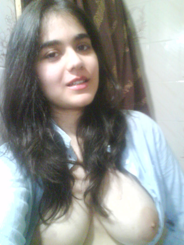 Sexy Indian Young Sexy Indian GF's Nude Exposing Her Milky Boobs