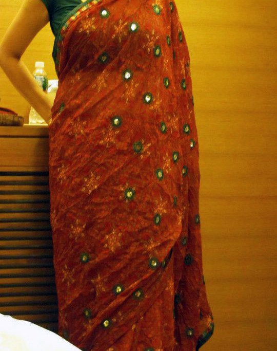 Sexy Indian Bhabhi Showing Hot Figure