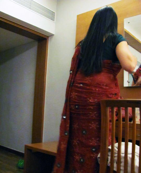 Sexy Indian Bhabhi Showing Hot Figure