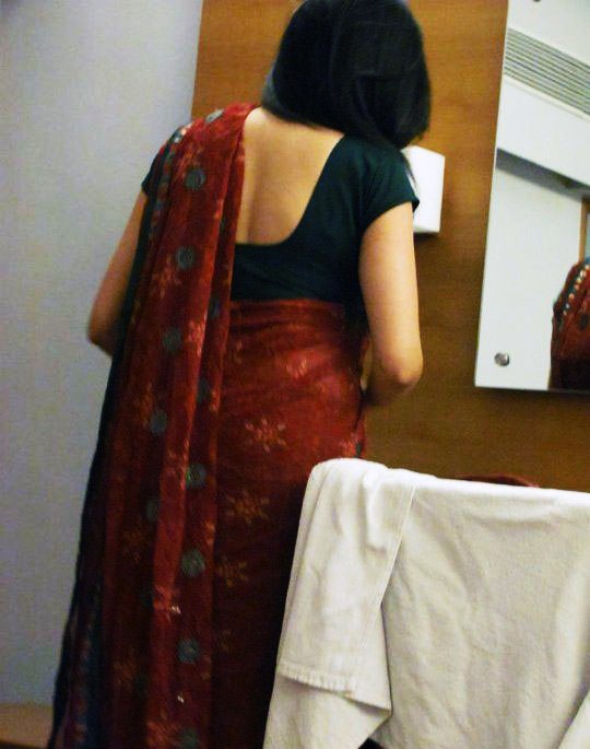 Sexy Indian Bhabhi Showing Hot Figure