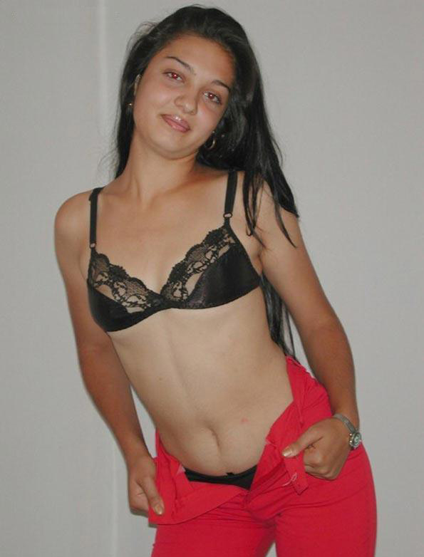 Beautiful India Babe Saira Nude Photoshoot