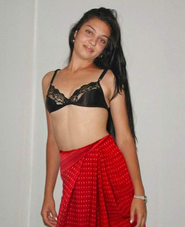 Beautiful India Babe Saira Nude Photoshoot