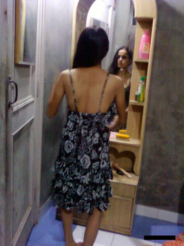 Indian Bhabhi Rama Wants To Play Dildo