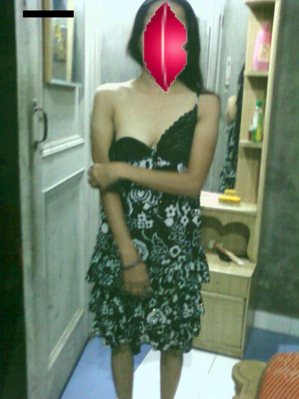 Indian Bhabhi Rama Wants To Play Dildo