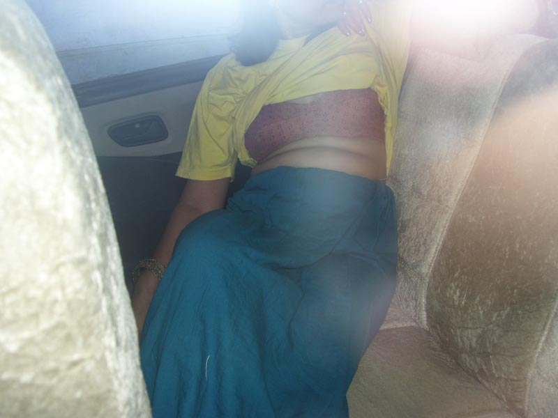 Indian Bhahi Smita Giving Blowjob To Lover