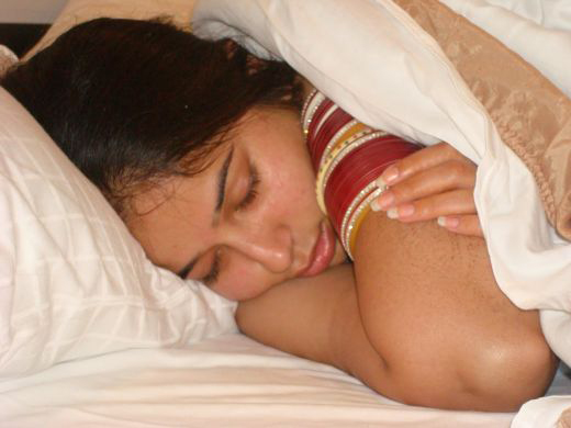 Newly Married Indian Bhabhi Bathroom Pics Leaked