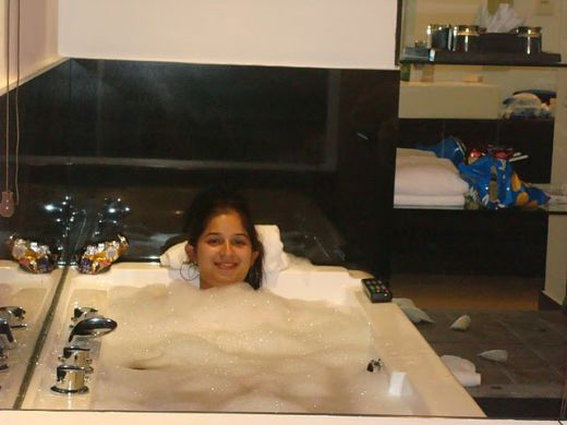 Newly Married Indian Bhabhi Bathroom Pics Leaked