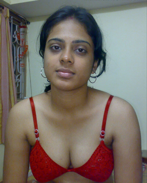 Horny Indian Girl Farha Nude Pics Leaked