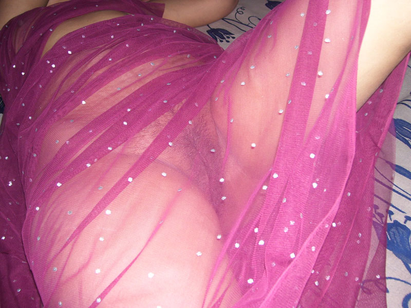 Indian Bhabhi Exposed Transparent Saree