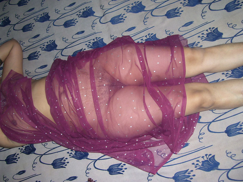 Indian Bhabhi Exposed Transparent Saree