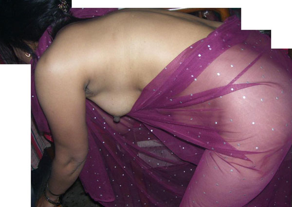 Indian Bhabhi Exposed Transparent Saree