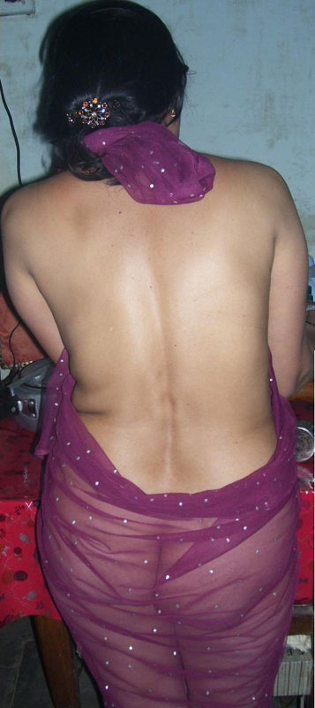 Indian Bhabhi Exposed Transparent Saree