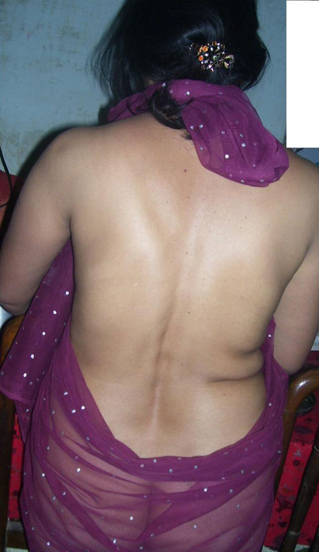 Indian Bhabhi Exposed Transparent Saree