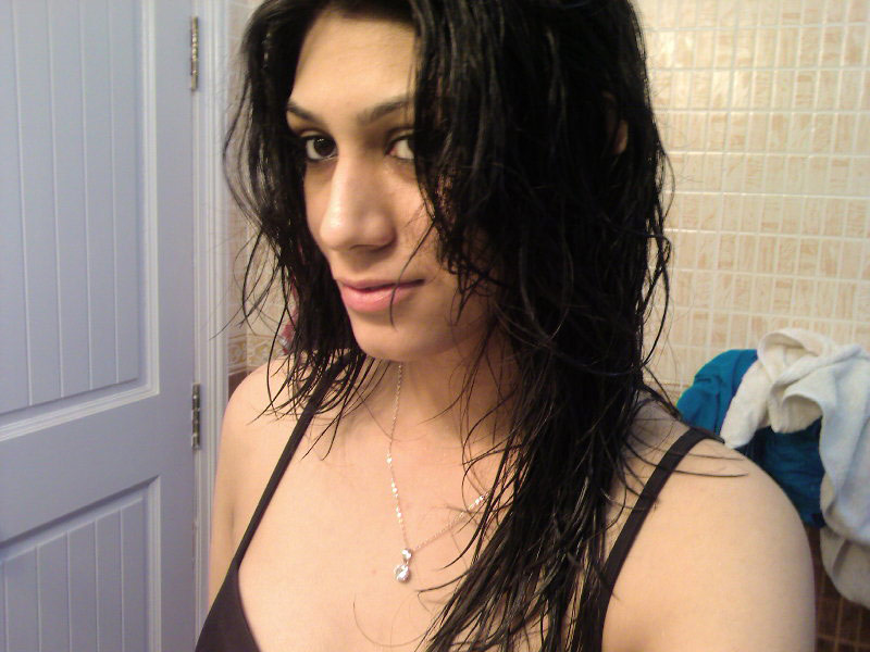 Sweet Indian Babe Natasha Taking Her Nude Selfies