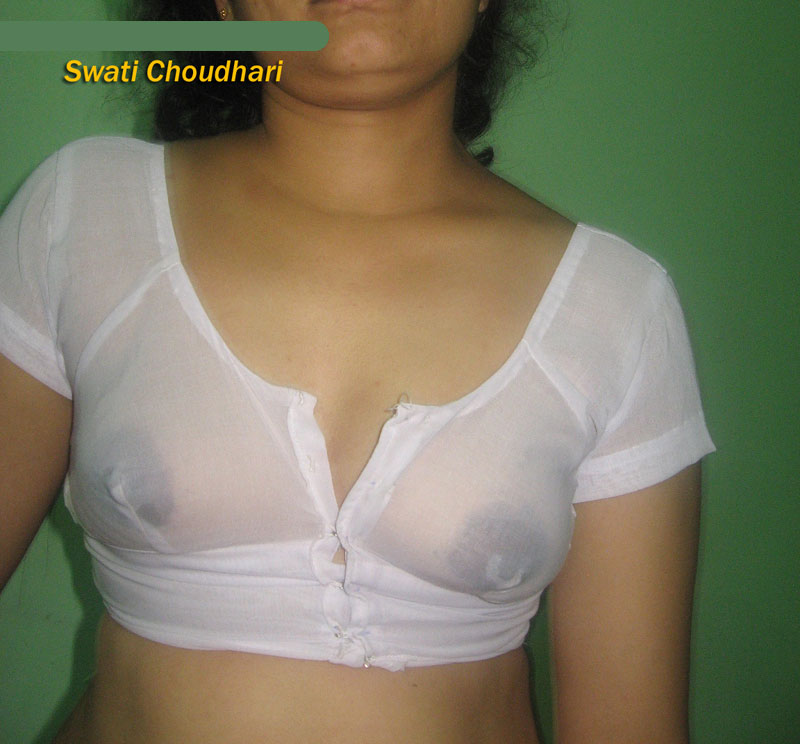 Indian Bhabhi Swati Boob Show From Blouse