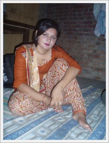 Horny Paki Slut Shaista Naked Beauty Exposed