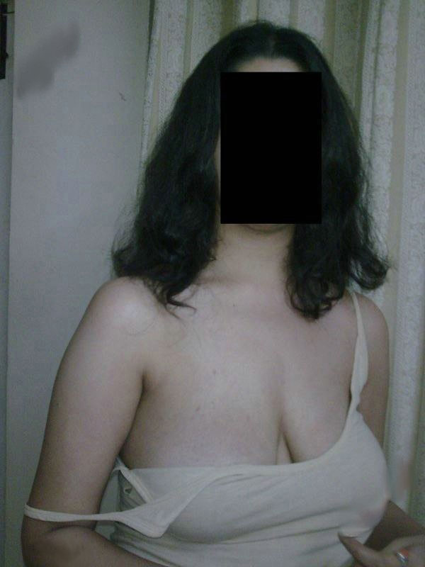 Indian Neha Bhabhi Dress Changing Pics Leaked