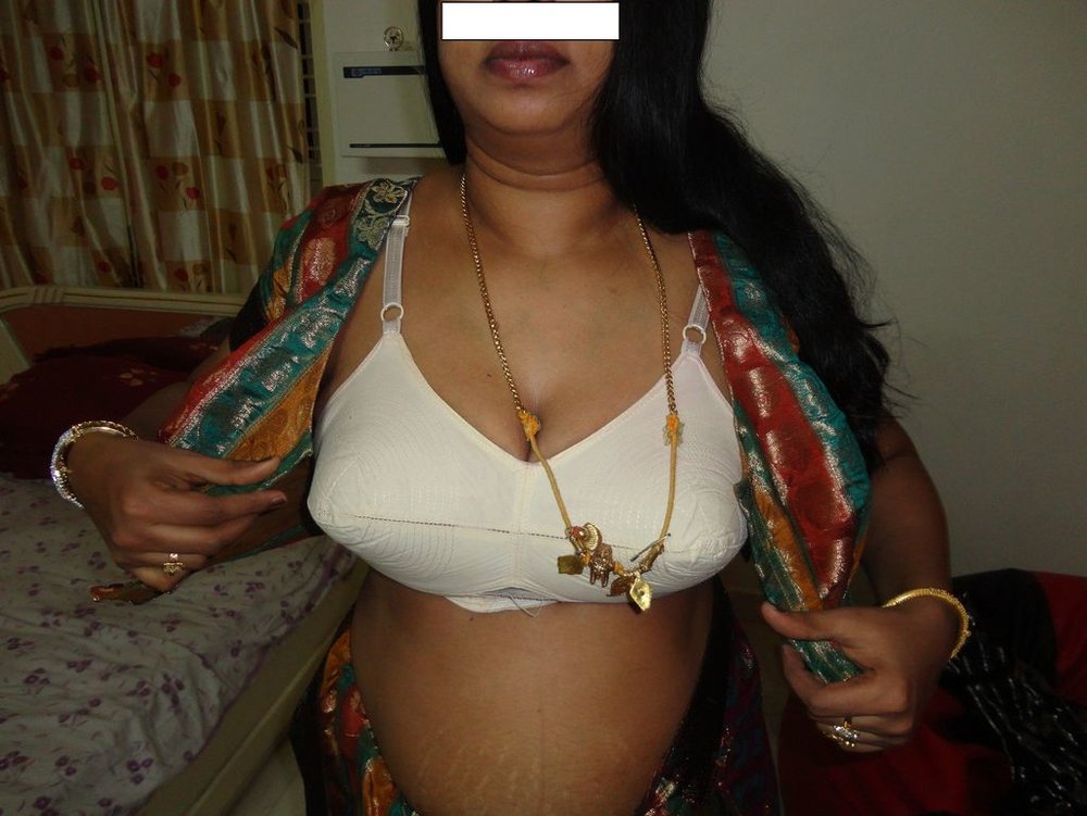 Dark Skin Attractive Indian Wife Nude