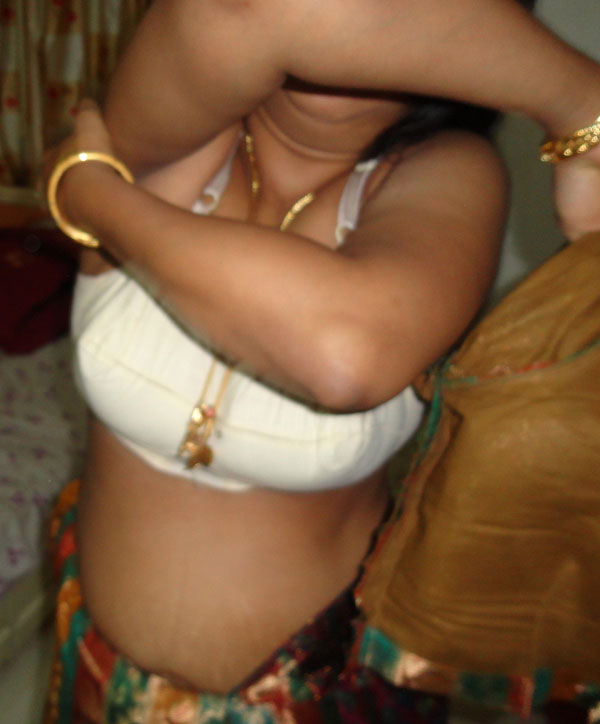 Dark Skin Attractive Indian Wife Nude