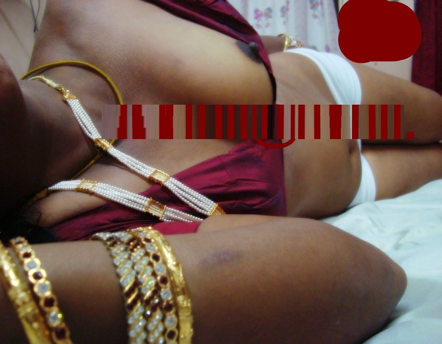 Sexy Nude Indian Bhabhi Naked After Shower