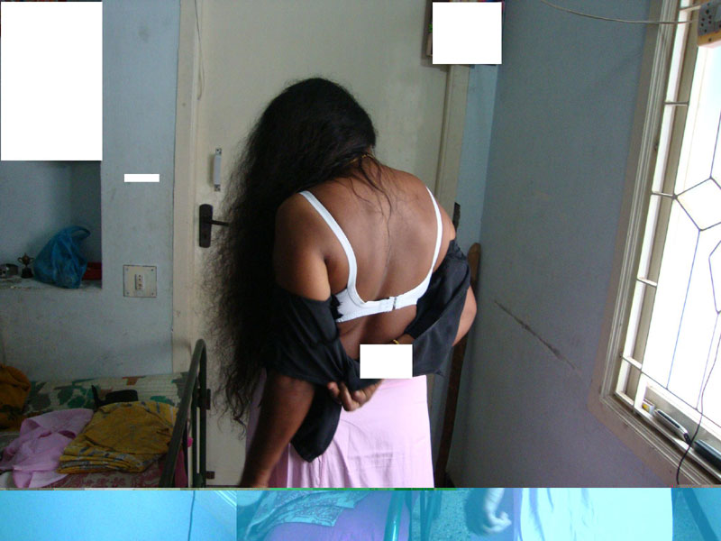 Indian Mallu Bhabhi Radha Showing Her Pussy