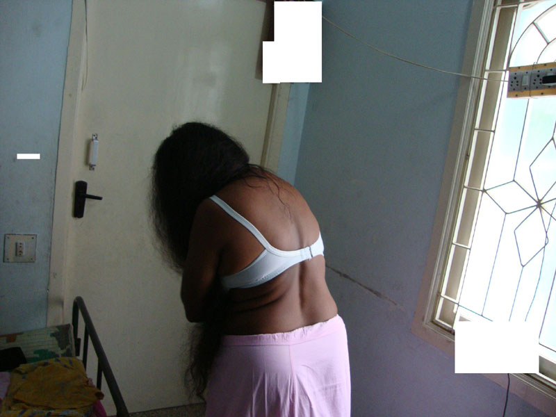 Indian Mallu Bhabhi Radha Showing Her Pussy