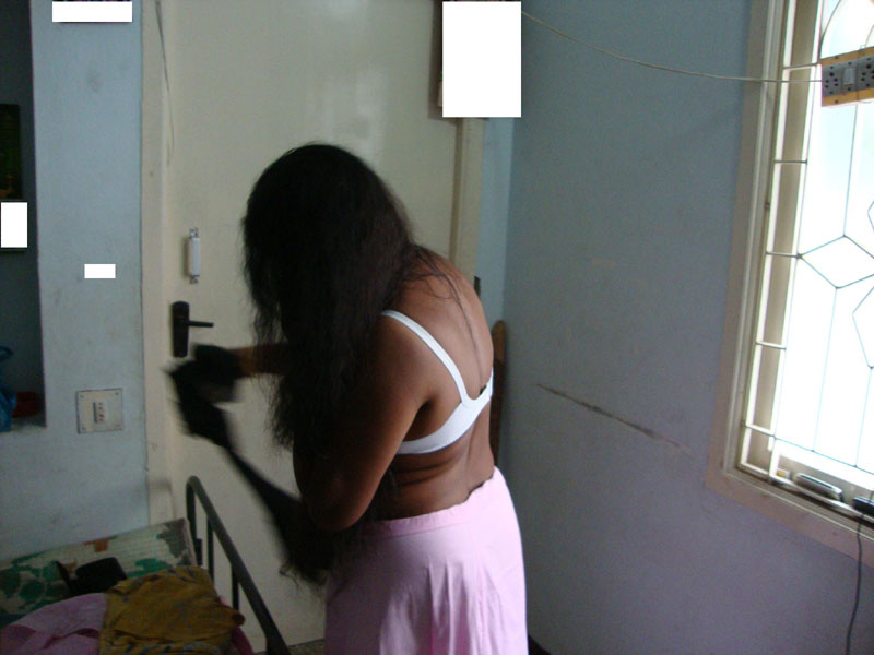 Indian Mallu Bhabhi Radha Showing Her Pussy