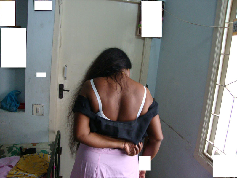 Indian Mallu Bhabhi Radha Showing Her Pussy