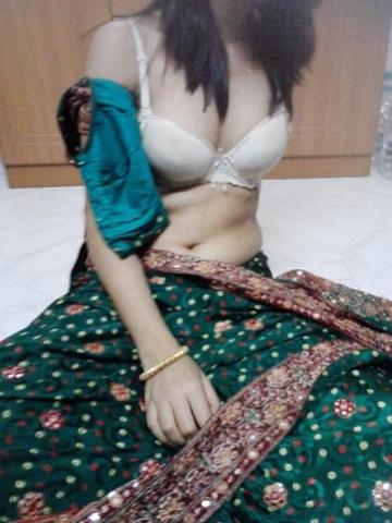 Sexy Indian Bhabhi Kusum Posing Hot On Camera
