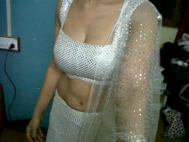 Indian girl after party gettign naked giving her man a blowjob