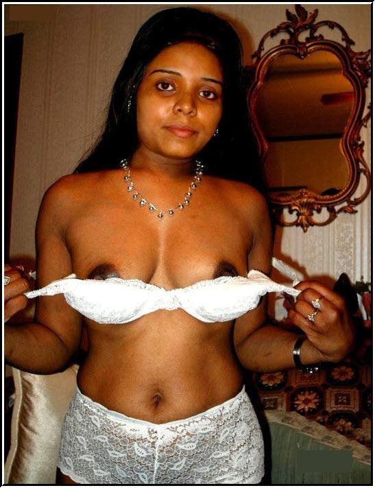 Indian Babe Neha Stripped Nude For Boyfriend