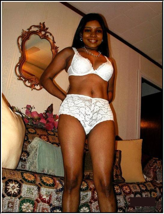 Indian Babe Neha Stripped Nude For Boyfriend