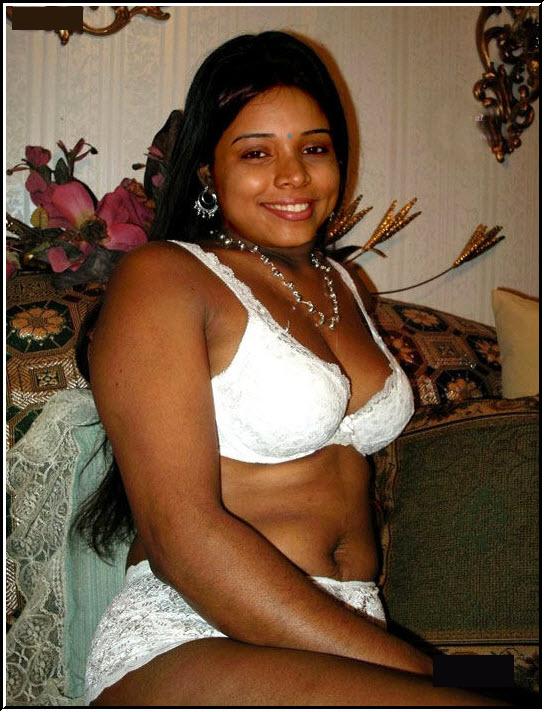 Indian Babe Neha Stripped Nude For Boyfriend