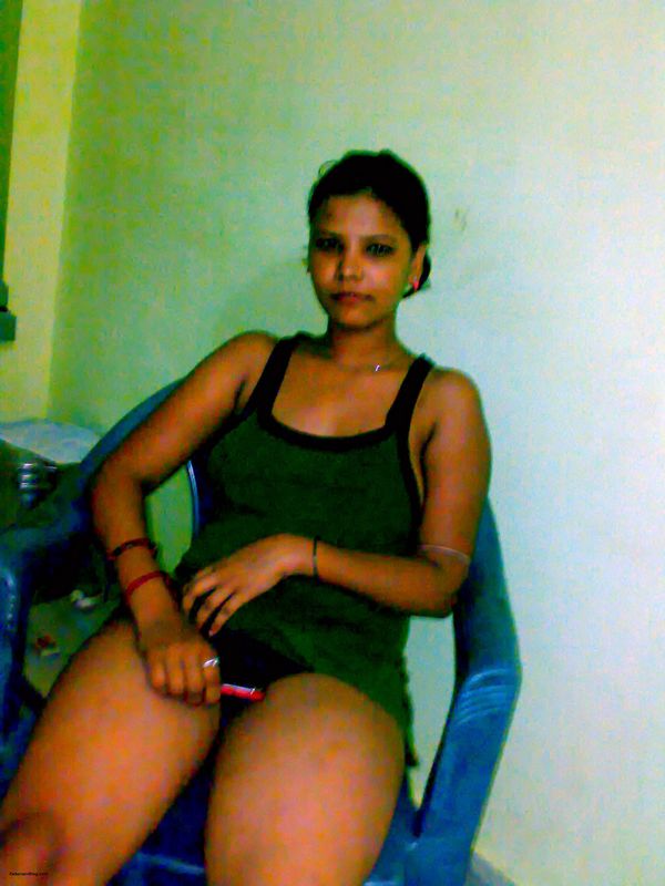 Exotic indian girl gf fucked by her boyfriend captured on camera