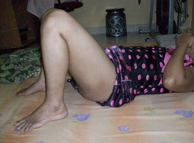 Indian Girl Bhavna Posing Nude On Bed