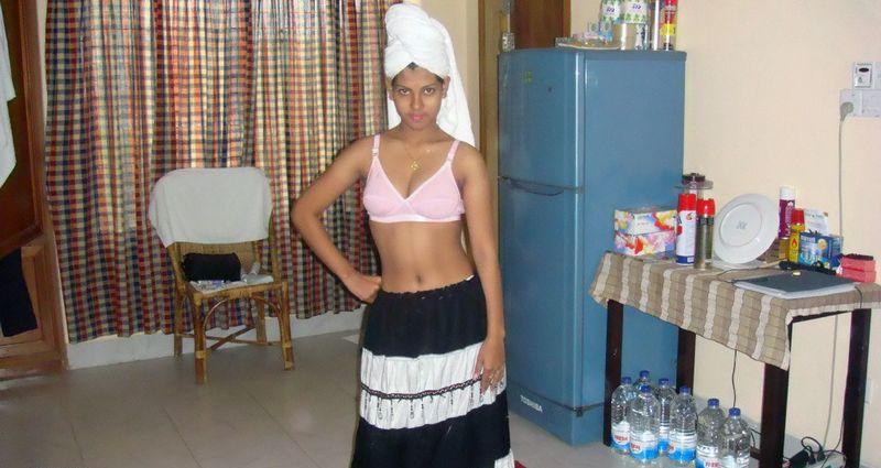 Bangladeshi Sexy Bhabhi Nice Sweet Boobs