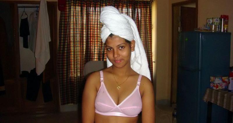 Bangladeshi Sexy Bhabhi Nice Sweet Boobs